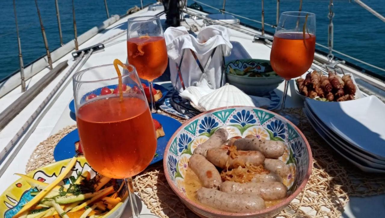 La Tua Stanza A Vela Sul Mare Hotel บารี ภายนอก รูปภาพ