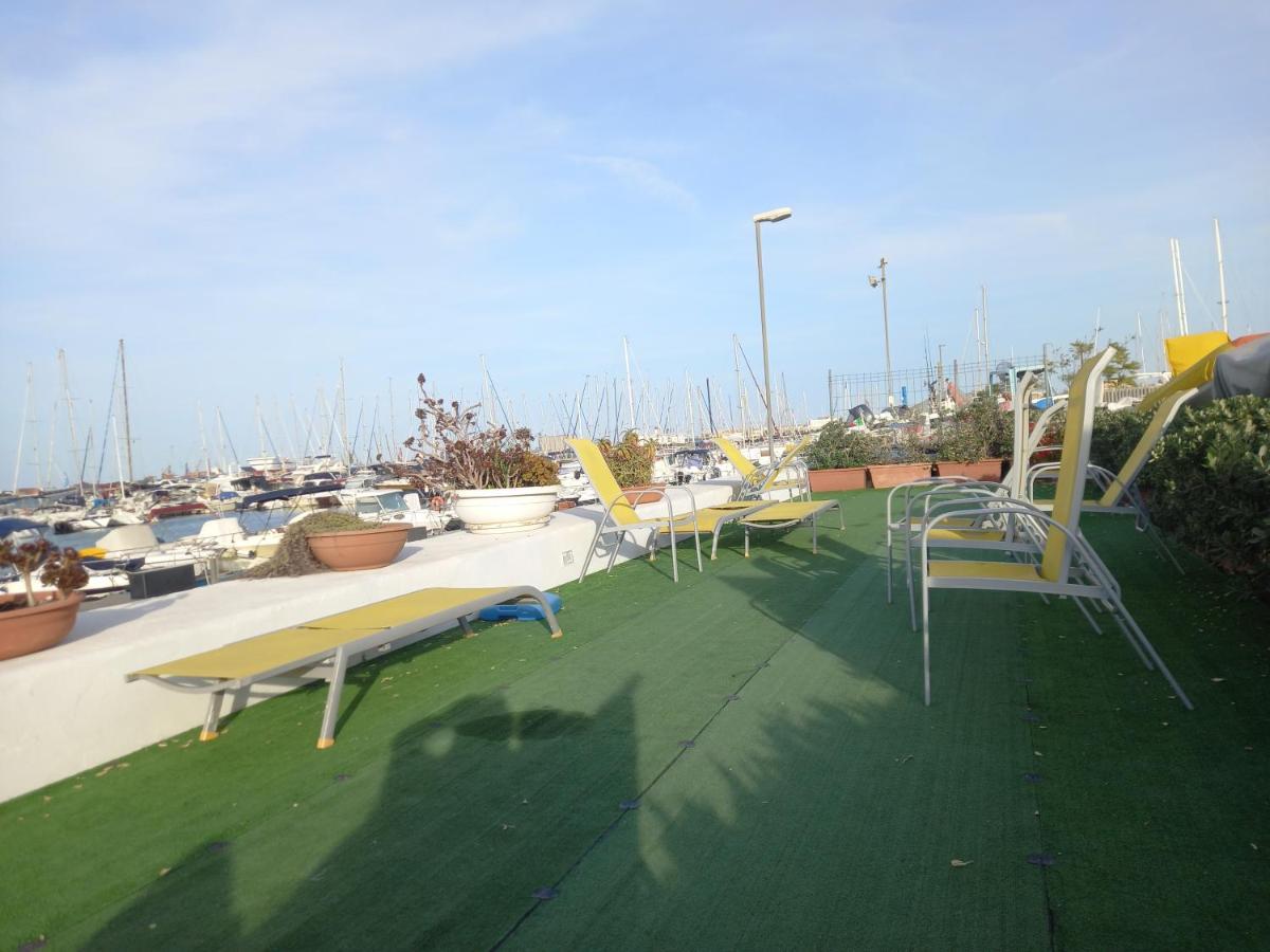 La Tua Stanza A Vela Sul Mare Hotel บารี ภายนอก รูปภาพ